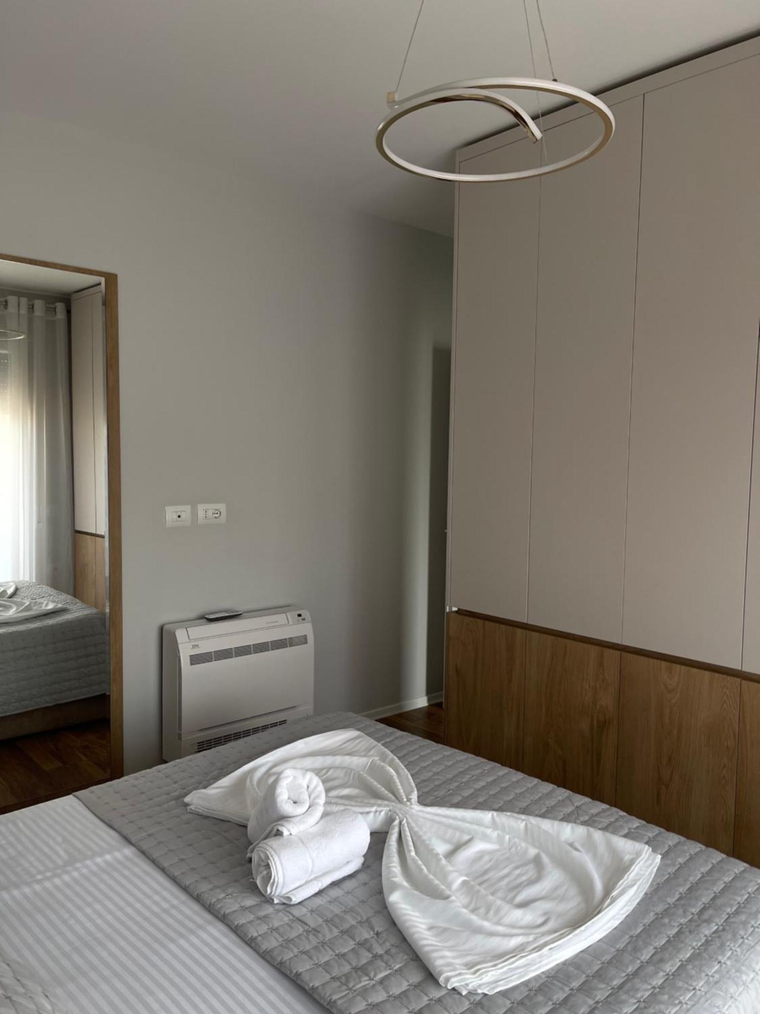 New Bazaar, Grand Apartment Tirana Exteriér fotografie